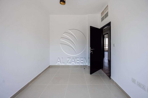 Villa en alquiler en Al Reef, Abu Dhabi, EAU 5 dormitorios, 273 m2 № 615605 - foto 10
