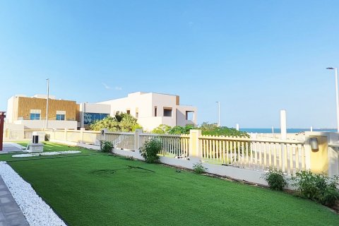 阿联酋 Abu Dhabi The Marina 待租 : 1199 平方米 , 编号594198 - 照片 2