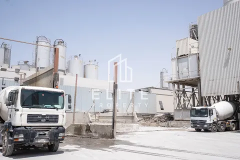 Fabrică de vânzare în Al Quoz, Dubai, EAU 8268 mp. №620276 - poză 6