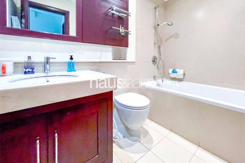 Apartment in The Views, Dubai, UAE 2 bedrooms, 136 sq.m. № 625739 - photo 13