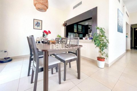 Apartment in The Views, Dubai, UAE 2 bedrooms, 136 sq.m. № 625739 - photo 6