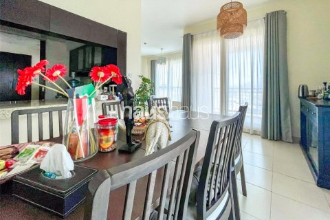 Apartment in The Views, Dubai, UAE 2 bedrooms, 136 sq.m. № 625739 - photo 7