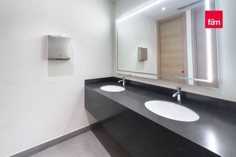 Business Bay, Dubai, UAE의 판매용 사무실 3656.2제곱미터 번호 577903 - 사진 9