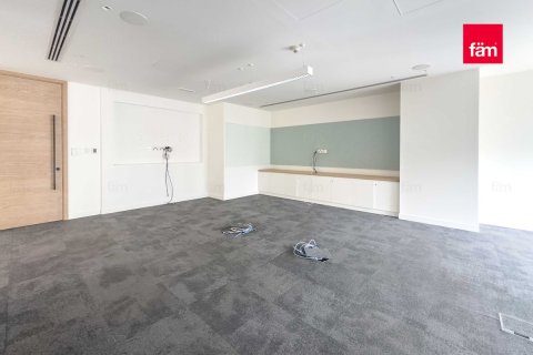Business Bay, Dubai, UAE의 판매용 사무실 3656.2제곱미터 번호 577903 - 사진 12