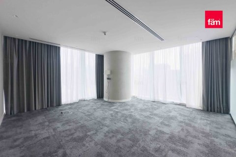 Business Bay, Dubai, UAE의 판매용 사무실 3656.2제곱미터 번호 577903 - 사진 25