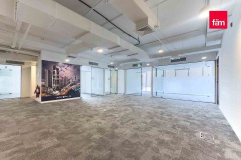 Business Bay, Dubai, UAE의 판매용 사무실 3656.2제곱미터 번호 577903 - 사진 3