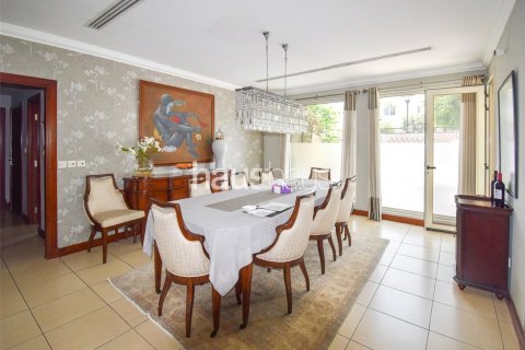 Vila di Arabian Ranches, Dubai, UAE 5 bilik tidur, 493 meter persegi № 625953 - foto 4