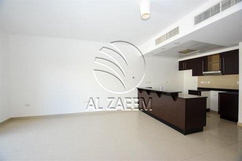 Vilë në Al Reef, Abu Dhabi, Emiratet e Bashkuara Arabe 2 dhoma gjumi, 117 m2. № 615300 - Foto 2