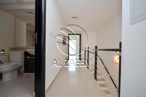 Vilë në Al Reef, Abu Dhabi, Emiratet e Bashkuara Arabe 2 dhoma gjumi, 117 m2. № 615300 - Foto 7