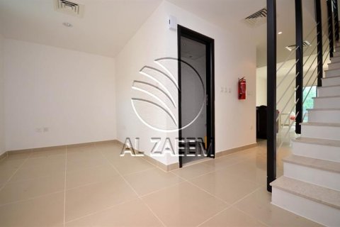 Vilë në Al Reef, Abu Dhabi, Emiratet e Bashkuara Arabe 2 dhoma gjumi, 117 m2. № 615300 - Foto 6