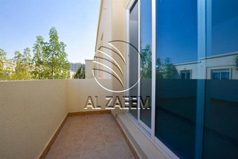 Vilë në Al Reef, Abu Dhabi, Emiratet e Bashkuara Arabe 2 dhoma gjumi, 117 m2. № 615300 - Foto 11