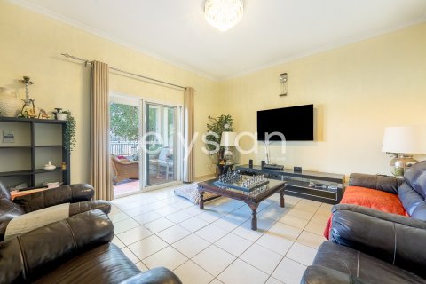 Vila u Meadows, Dubai, UAE 4 spavaćih soba, 386 m2 Br. 586073 - fotografija 9