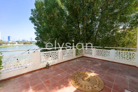 Vila u Meadows, Dubai, UAE 4 spavaćih soba, 386 m2 Br. 586073 - fotografija 11