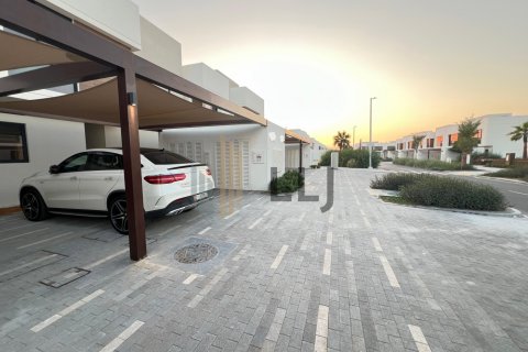 Kamienica na sprzedaż w Yas Island, Abu Dhabi, ZEA 3 sypialnie, 166 mkw., nr 624124 - zdjęcie 2