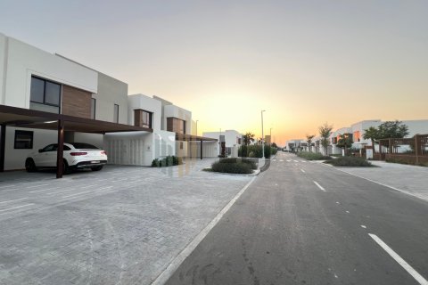 Kamienica na sprzedaż w Yas Island, Abu Dhabi, ZEA 3 sypialnie, 166 mkw., nr 624124 - zdjęcie 1