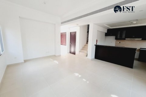 Řadový dům v Dubai Land, SAE 3 ložnice, 260.3 m² Č.: 551003 - fotografie 1