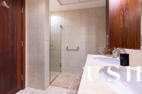 Apartment in Downtown Dubai (Downtown Burj Dubai), Dubai, UAE 3 bedrooms, 218 sq.m. № 628991 - photo 16
