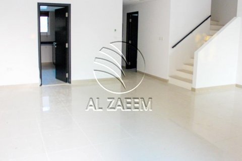 Vila di Al Reef, Abu Dhabi, UEA 5 kamar tidur, 273 m2 nomor 615154 - foto 5
