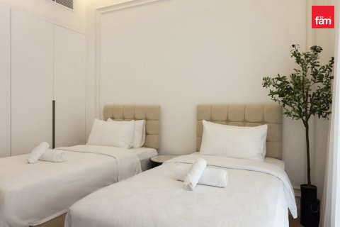 Apartment in Dubai, UAE 3 bedrooms, 178.8 sq.m. № 569692 - photo 19