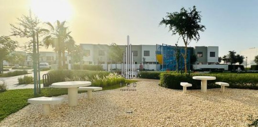 Řadový dům na Yas Island, Abu Dhabi, SAE 3 ložnice, 184.8 m² Č.: 572781