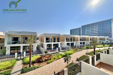 Řadový dům v Mina Al Arab, Ras Al Khaimah, SAE 2 ložnice, 152.6 m² Č.: 588788 - fotografie 1