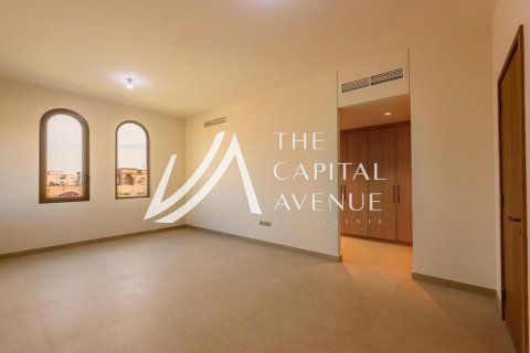 Villa in Khalifa City, Abu Dhabi, UAE 5 bedrooms, 427 sq.m. № 604765 - photo 8