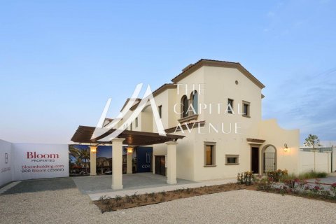 Villa in Khalifa City, Abu Dhabi, UAE 5 bedrooms, 427 sq.m. № 604765 - photo 3