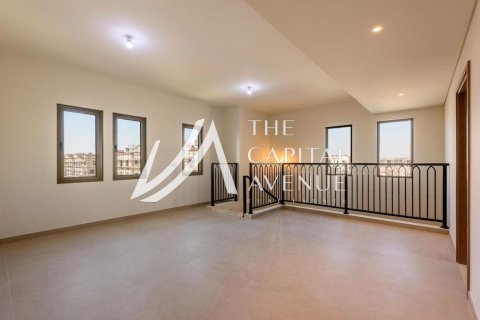 Villa in Khalifa City, Abu Dhabi, UAE 5 bedrooms, 427 sq.m. № 604765 - photo 4