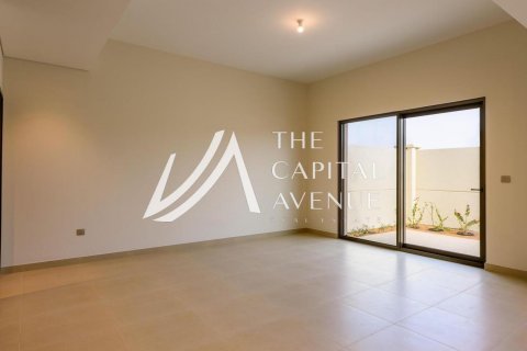 Villa in Khalifa City, Abu Dhabi, UAE 5 bedrooms, 427 sq.m. № 604765 - photo 9