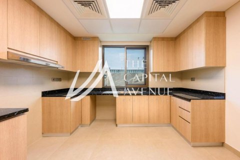 Villa in Khalifa City, Abu Dhabi, UAE 5 bedrooms, 427 sq.m. № 604765 - photo 14