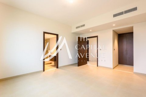 Villa in Khalifa City, Abu Dhabi, UAE 5 bedrooms, 427 sq.m. № 604765 - photo 5