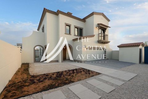 Villa in Khalifa City, Abu Dhabi, UAE 5 bedrooms, 427 sq.m. № 604765 - photo 1