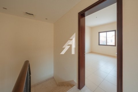 Villa in Dubai, UAE 4 bedrooms, 264 sq.m. № 623811 - photo 7