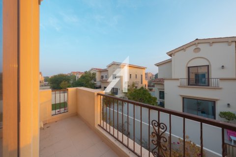 Villa in Dubai, UAE 4 bedrooms, 264 sq.m. № 623811 - photo 15