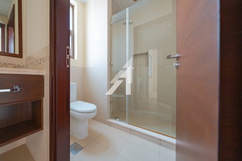Villa in Dubai, UAE 4 bedrooms, 264 sq.m. № 623811 - photo 26