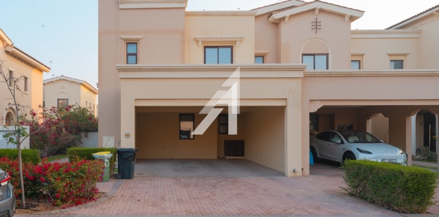 Villa in Dubai, UAE 4 bedrooms, 264 sq.m. № 623811