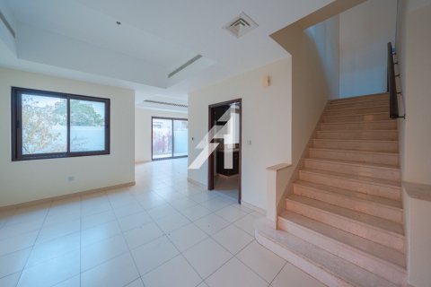 Villa in Dubai, UAE 4 bedrooms, 264 sq.m. № 623811 - photo 23