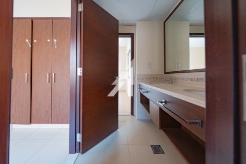 Villa in Dubai, UAE 4 bedrooms, 264 sq.m. № 623811 - photo 25