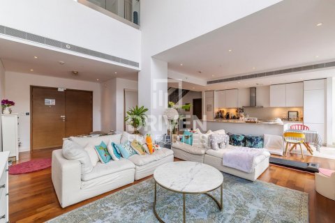 Duplex in City Walk, Dubai, UAE 4 bedrooms, 273 sq.m. № 601562 - photo 1