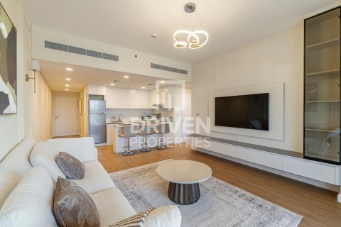 Apartment in Umm Suqeim, Dubai, UAE 1 bedroom, 81 sq.m. № 601560 - photo 1