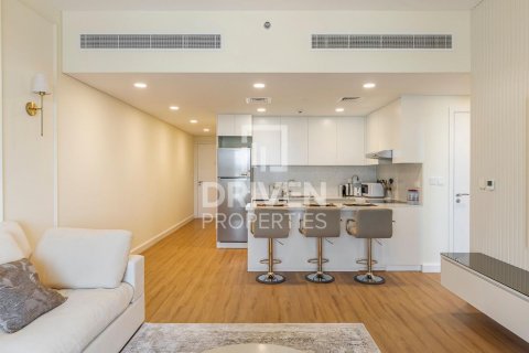 Apartment in Umm Suqeim, Dubai, UAE 1 bedroom, 81 sq.m. № 601560 - photo 15