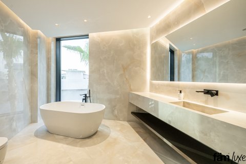 Villa til salg i Dubai, UAE 5 soveværelser, 1393.5 kvm № 520825 - foto 15
