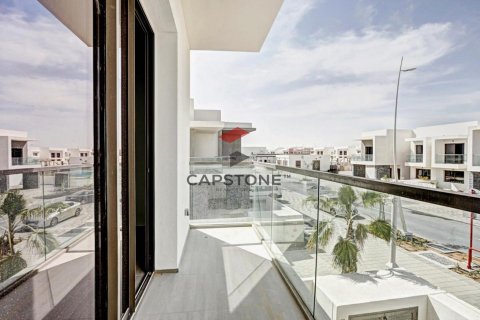 Müüa villa on the Yas Island, Abu Dhabi, AÜE: 3 magamistoaga, 333 m² Nr 604548 - pilt 7