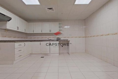 Wohnung zur Miete in Hamdan Street, Abu Dhabi, VAE 3 Schlafzimmer, 139 m2 Nr. 604583 - Foto 4
