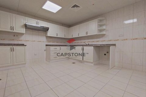 Wohnung zur Miete in Hamdan Street, Abu Dhabi, VAE 3 Schlafzimmer, 139 m2 Nr. 604583 - Foto 3