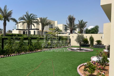 Townhouse in Al Zorah, Ajman, UAE 3 bedrooms, 557.4 sq.m. № 589171 - photo 6