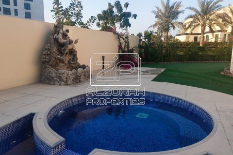 Townhouse in Al Zorah, Ajman, UAE 3 bedrooms, 557.4 sq.m. № 589171 - photo 4