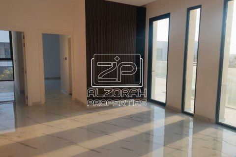 Townhouse in Al Zorah, Ajman, UAE 3 bedrooms, 557.4 sq.m. № 589171 - photo 23