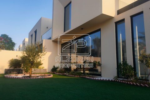Townhouse in Al Zorah, Ajman, UAE 3 bedrooms, 557.4 sq.m. № 589171 - photo 1