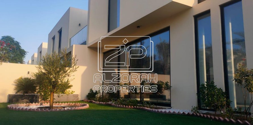 Townhouse in Al Zorah, Ajman, UAE 3 bedrooms, 557.4 sq.m. № 589171